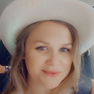 Meet your Posher, Elsye